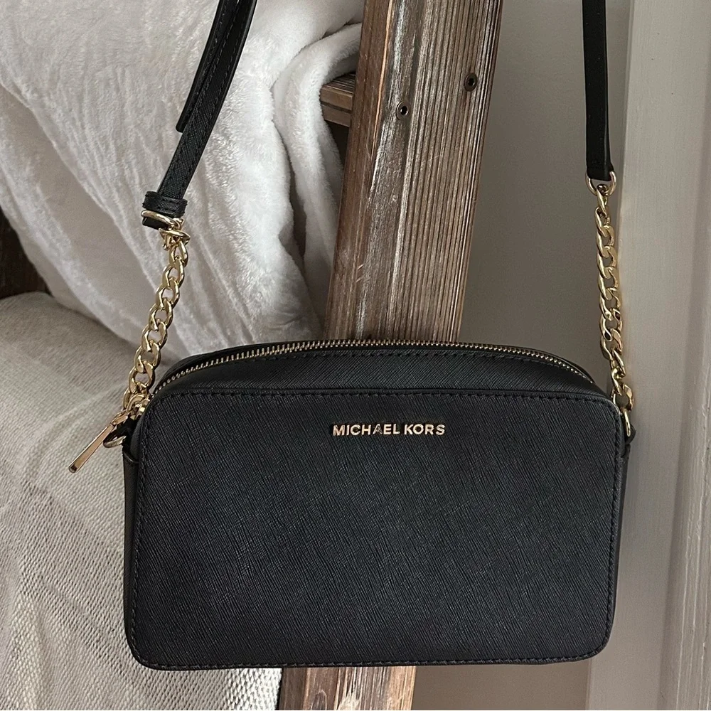 Michael Kors Crossbody - Picture 1 of 9